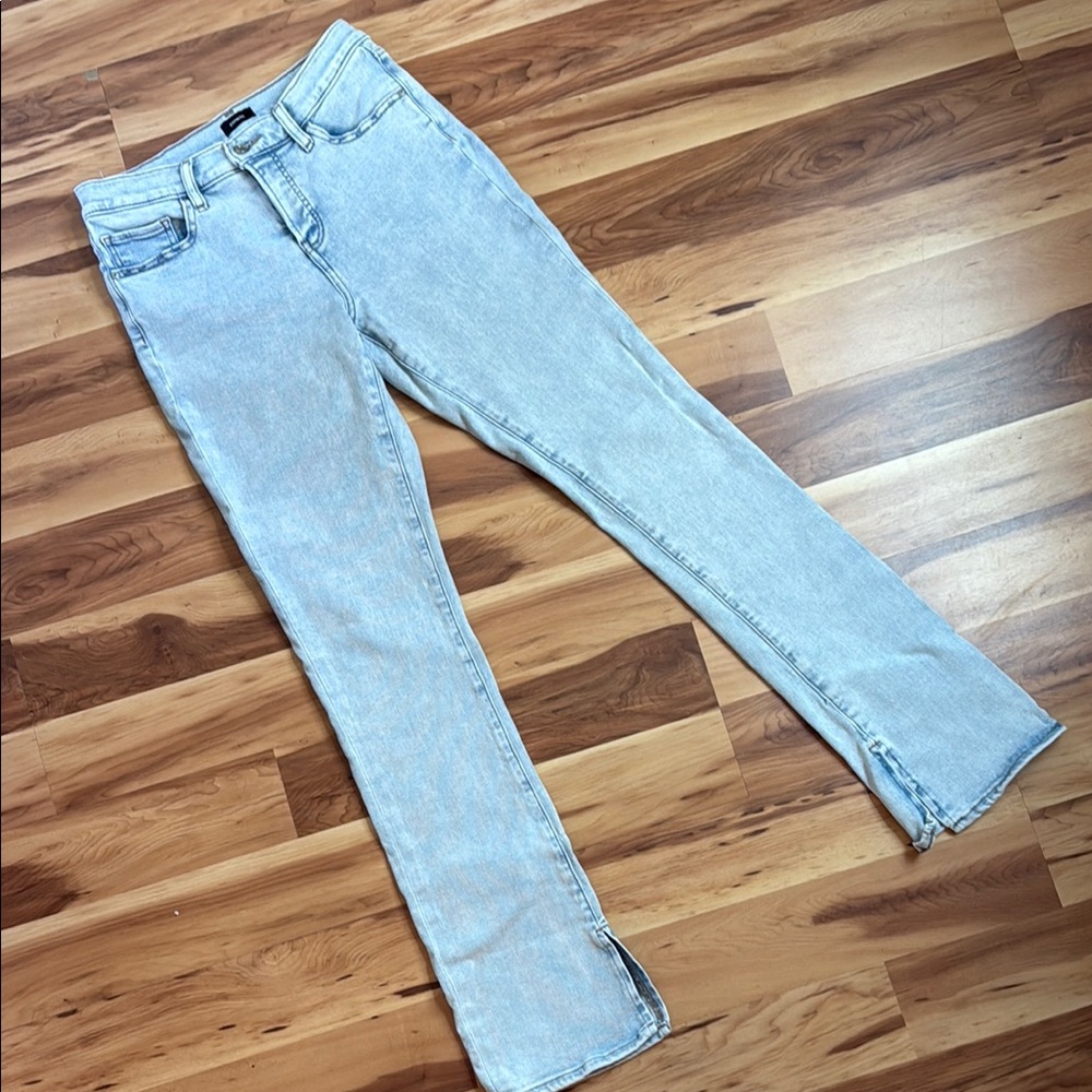 (SZ 8) Express Light Blue Women's Jeans